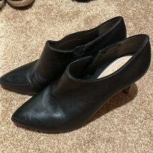 GUC Tory Burch booties